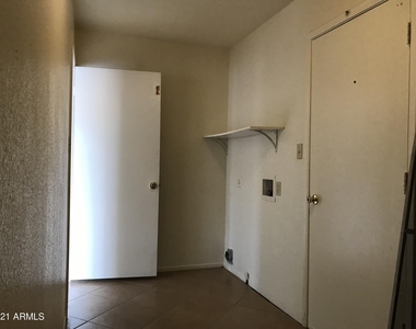 1653 W Plana Avenue - Photo Thumbnail 17