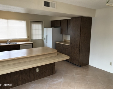 1653 W Plana Avenue - Photo Thumbnail 8