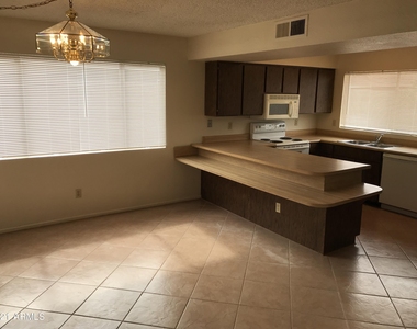 1653 W Plana Avenue - Photo Thumbnail 6