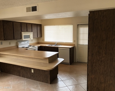1653 W Plana Avenue - Photo Thumbnail 7