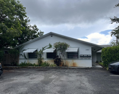 1201 N 17th Avenue - Photo Thumbnail 4
