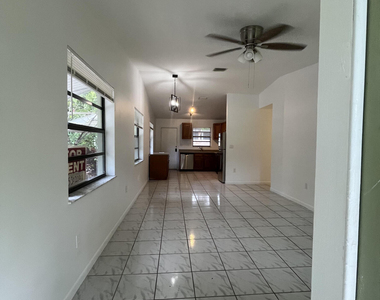 1201 N 17th Avenue - Photo Thumbnail 1