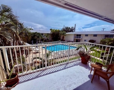 809 Hummingbird Way - Photo Thumbnail 15