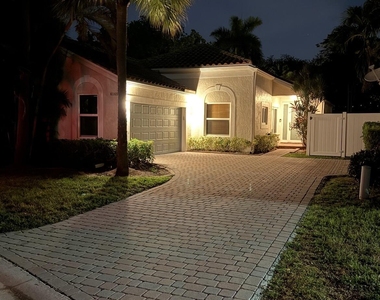 6165 Nw 77th Place - Photo Thumbnail 18