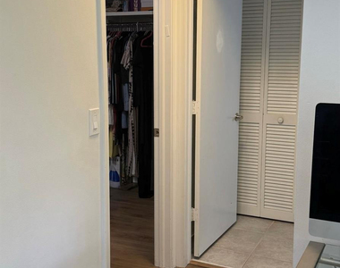 6165 Nw 77th Place - Photo Thumbnail 5