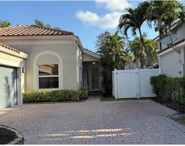 6165 Nw 77th Place - Photo Thumbnail 1