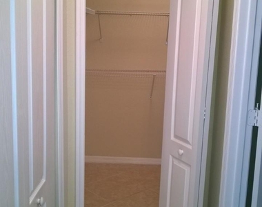 238 Sw Chandler Terrace - Photo Thumbnail 3