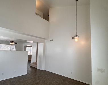 14955 N 174th Lane - Photo Thumbnail 7