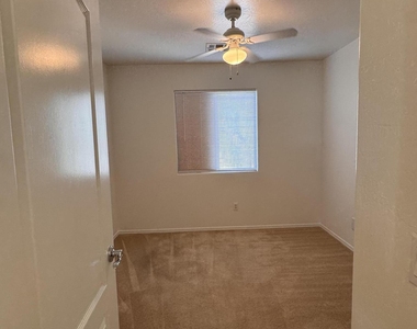 14955 N 174th Lane - Photo Thumbnail 46