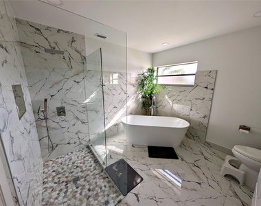 6421 Crossbow Court - Photo Thumbnail 9