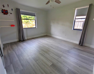 6421 Crossbow Court - Photo Thumbnail 11