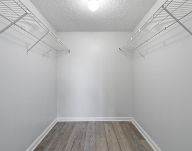701 Nw 19th Street - Photo Thumbnail 8