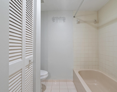701 Nw 19th Street - Photo Thumbnail 12