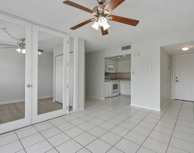 701 Nw 19th Street - Photo Thumbnail 3