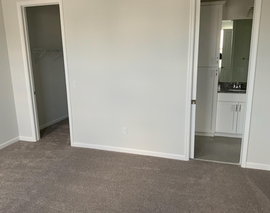 16340 Oakview Drive - Photo Thumbnail 8