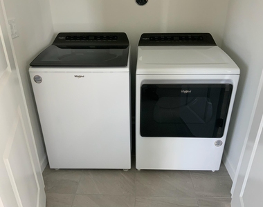 16340 Oakview Drive - Photo Thumbnail 11
