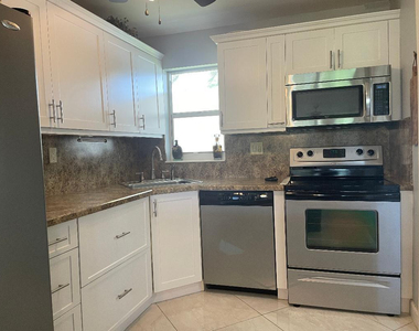 8900 Washington Boulevard - Photo Thumbnail 3