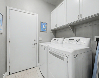 9026 W Escuda Drive - Photo Thumbnail 21