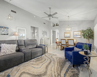 9026 W Escuda Drive - Photo Thumbnail 5