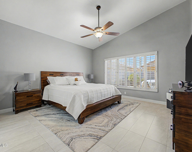 9026 W Escuda Drive - Photo Thumbnail 12