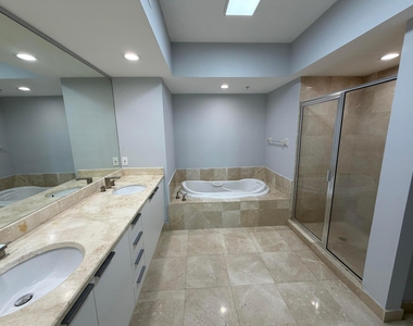 15051 Royal Oaks Lane - Photo Thumbnail 12