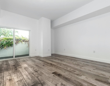 39 Nw 7th Avenue - Photo Thumbnail 3