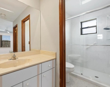 329 Se Oakridge Drive - Photo Thumbnail 10
