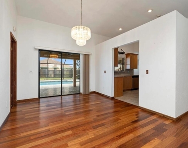 329 Se Oakridge Drive - Photo Thumbnail 8