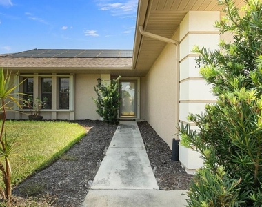 329 Se Oakridge Drive - Photo Thumbnail 1