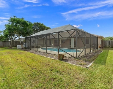 329 Se Oakridge Drive - Photo Thumbnail 15