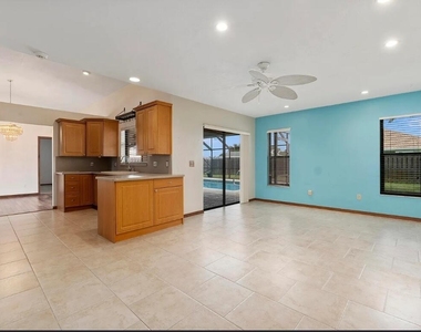 329 Se Oakridge Drive - Photo Thumbnail 5