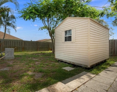 329 Se Oakridge Drive - Photo Thumbnail 16