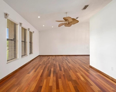 329 Se Oakridge Drive - Photo Thumbnail 6