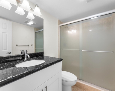 4240 Oaks Terrace - Photo Thumbnail 27