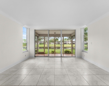 4240 Oaks Terrace - Photo Thumbnail 14