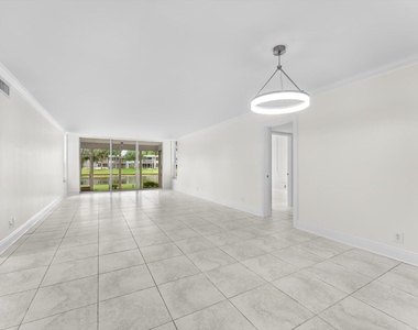 4240 Oaks Terrace - Photo Thumbnail 10