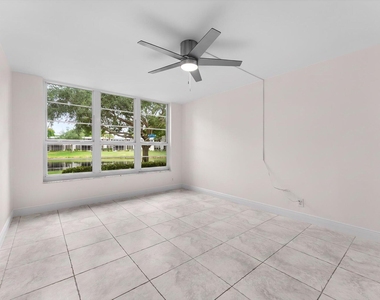 4240 Oaks Terrace - Photo Thumbnail 17