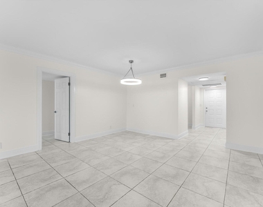 4240 Oaks Terrace - Photo Thumbnail 11