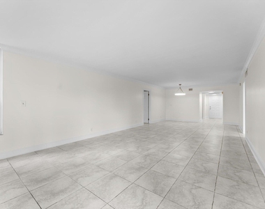 4240 Oaks Terrace - Photo Thumbnail 12