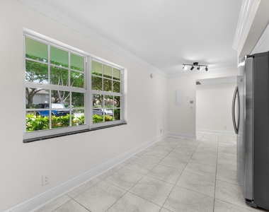 4240 Oaks Terrace - Photo Thumbnail 9