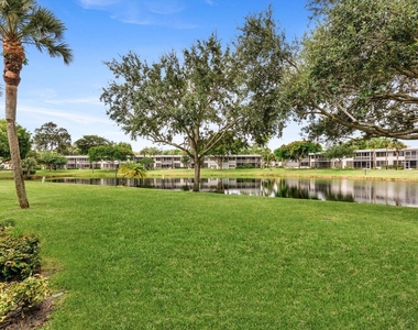 4240 Oaks Terrace - Photo Thumbnail 28