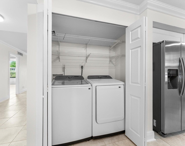 4240 Oaks Terrace - Photo Thumbnail 5