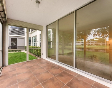 4240 Oaks Terrace - Photo Thumbnail 16
