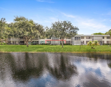 4240 Oaks Terrace - Photo Thumbnail 31