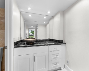 4240 Oaks Terrace - Photo Thumbnail 19