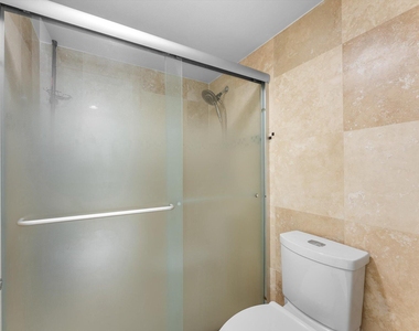 4240 Oaks Terrace - Photo Thumbnail 21