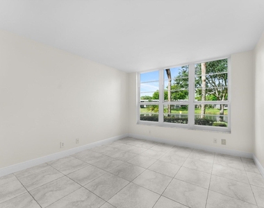 4240 Oaks Terrace - Photo Thumbnail 25