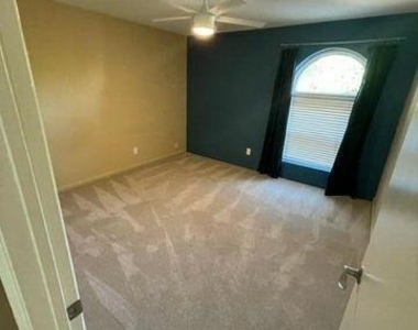 8430 N 80th Place - Photo Thumbnail 9