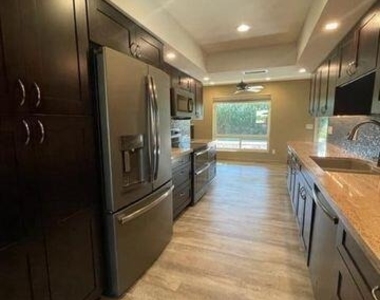 8430 N 80th Place - Photo Thumbnail 3