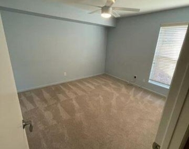 8430 N 80th Place - Photo Thumbnail 10